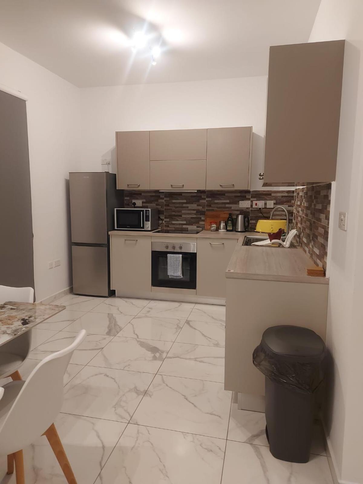 Central Apartment In Swieqi Is-Swieqi Eksteriør bilde